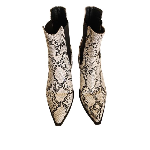 PRINCESS POLLY Black and White Faux Snake Skin Pull on Booties Size 6 - Picture 1 of 8